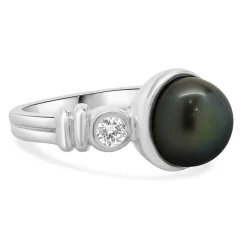 18 Karat White Gold Black Pearl and Diamond Ring