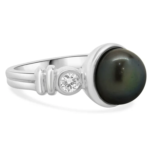 18 Karat White Gold Black Pearl and Diamond Ring