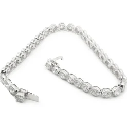18 Karat White Gold Diamond Tennis Bracelet