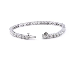 18 Karat White Gold Diamond Tennis Bracelet