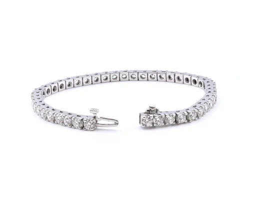 18 Karat White Gold Diamond Tennis Bracelet