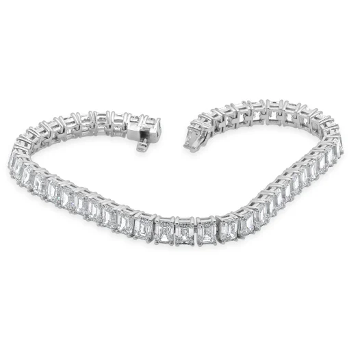 18 Karat White Gold Emerald Cut Diamond Tennis Bracelet