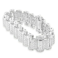 18 Karat White Gold Round Brilliant & Baguette Cut Diamond Link Bracelet
