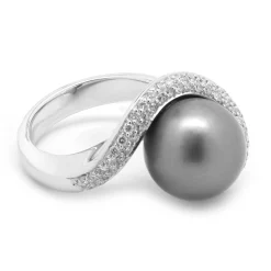 14 Karat White Gold Tahitian Pearl and Diamond Ring