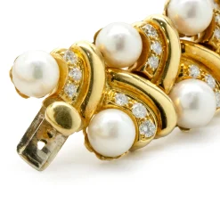 18 Karat Yellow Gold Akoya Pearl and Diamond Ornate Collar Necklace