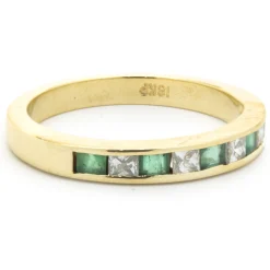 18 Karat Yellow Gold Alternating Diamond and Emerald Band