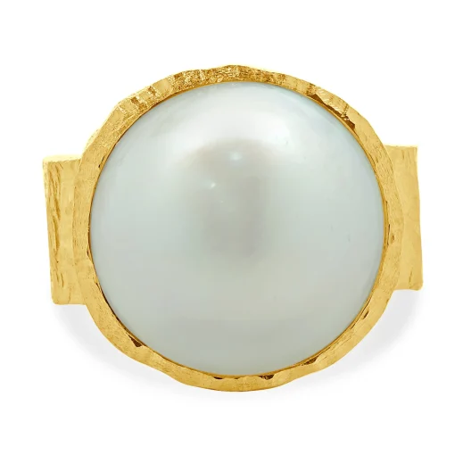 18 Karat Yellow Gold Hammered Mabe Pearl Ring
