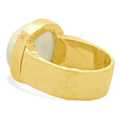 18 Karat Yellow Gold Hammered Mabe Pearl Ring